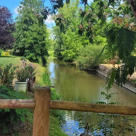 Les Rives Du Lay Gite Elbee Le Boupere Exterior photo