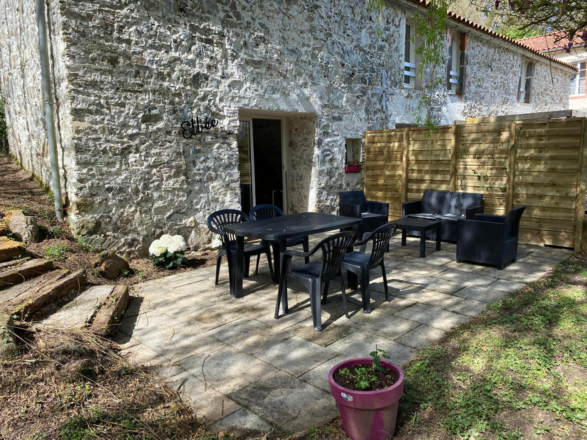 Les Rives Du Lay Elbee Holiday home Le Boupere